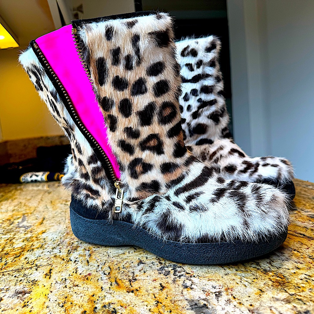 STUNNING Gorsuch Madita Rex Leopard Boots, fur, pink liner, size 7, worn 1x